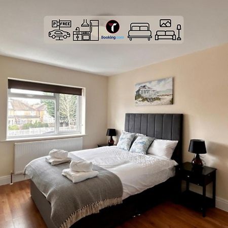 Stylish 2 Bedroom Flat By Tara Stays Short Lets & Serviced Accommodation Watford With Free Parking & Nearby Warner Studios Esterno foto