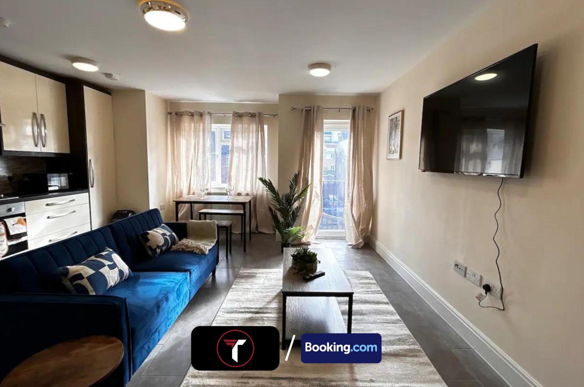 Stylish 2 Bedroom Flat By Tara Stays Short Lets & Serviced Accommodation Watford With Free Parking & Nearby Warner Studios Esterno foto