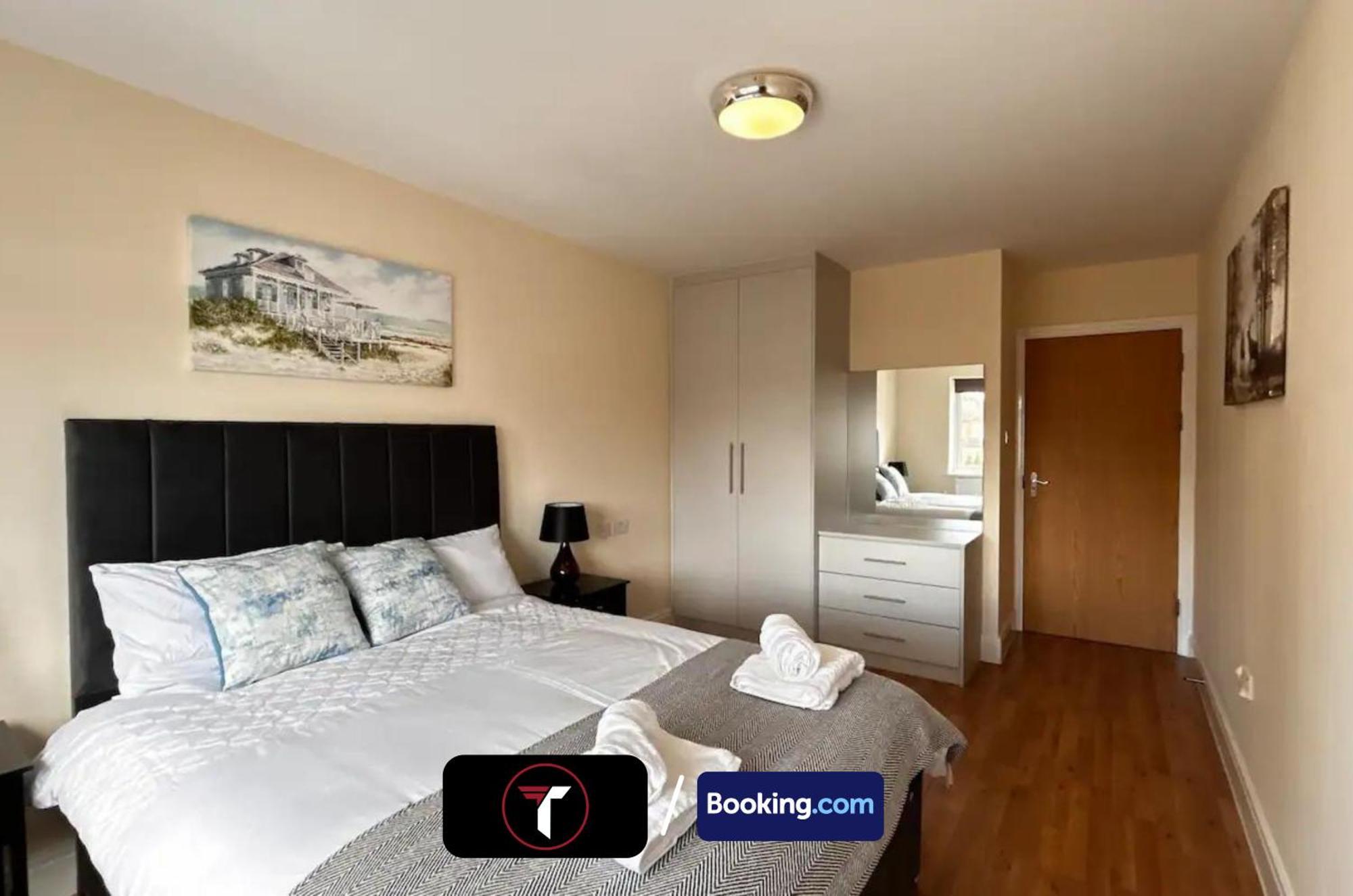 Stylish 2 Bedroom Flat By Tara Stays Short Lets & Serviced Accommodation Watford With Free Parking & Nearby Warner Studios Esterno foto