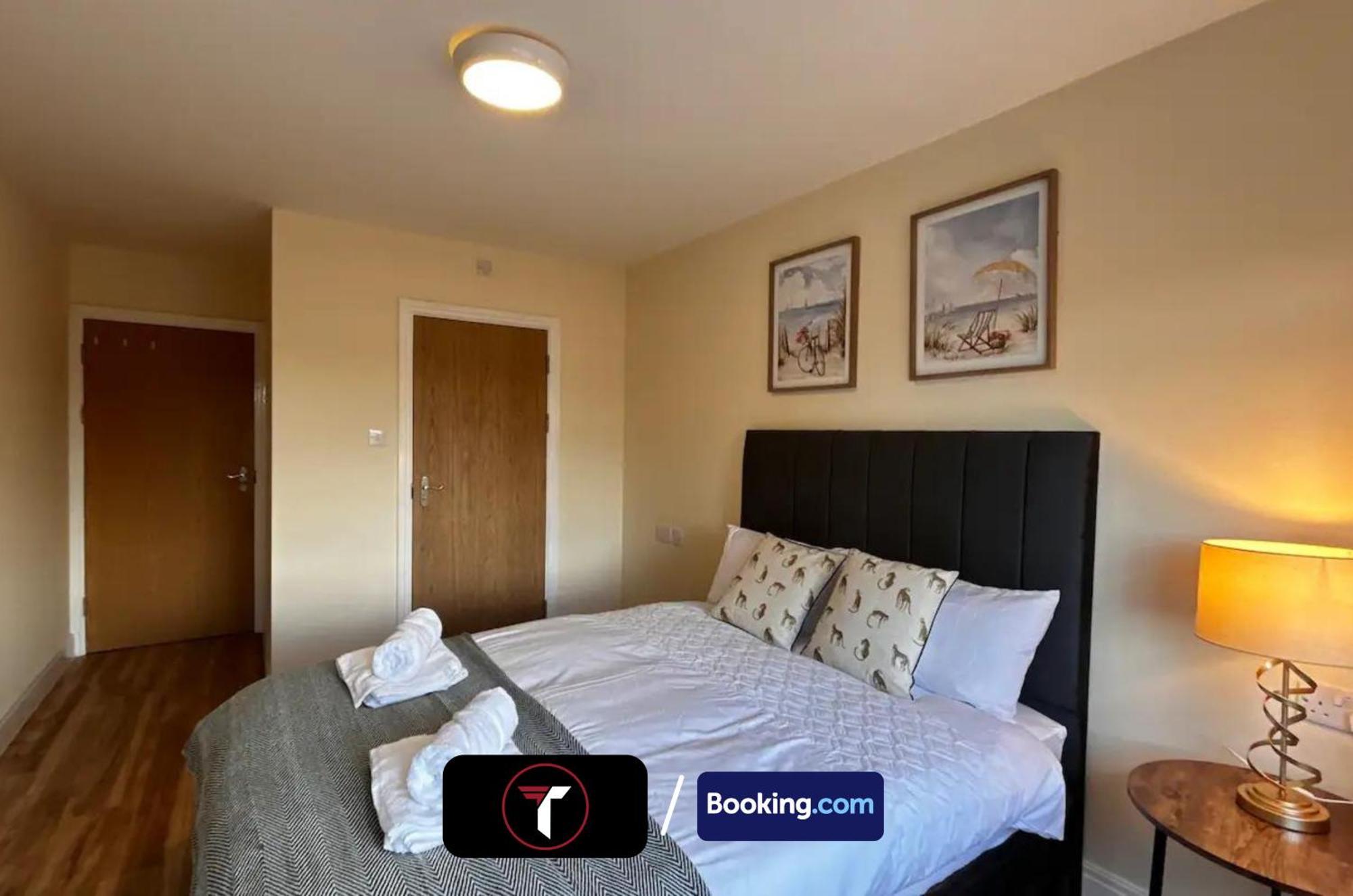 Stylish 2 Bedroom Flat By Tara Stays Short Lets & Serviced Accommodation Watford With Free Parking & Nearby Warner Studios Esterno foto